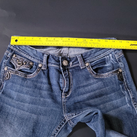 Grace in LA Jeans - Picture 4 of 14